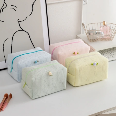 Outdoor travel rose flower makeup bag, fresh and clean toiletries bag, large-capacity storage, toiletries, lipstick and makeup bag Outdoor travel rose flower makeup bag, fresh and clean toiletries bag, large-capacity storage, toiletries, lipstick and makeup bag